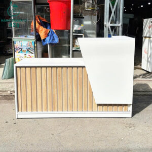 quay-le-tan-cu-chat-lieu-go-mau-sang-co-led