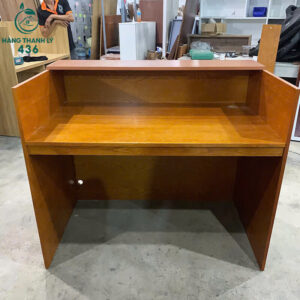Quầy Lễ Tân Gỗ Cũ 1M2X1M1 Màu Nâu Gọn Gàng