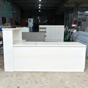 Quầy Lễ Tân Cũ 2M2x1M2 Màu Trắng Có Hộc