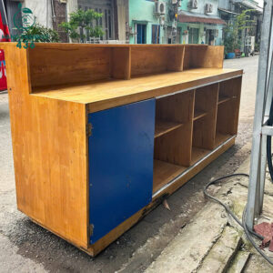 Quầy Trà Sữa Gỗ Trơn Cũ Màu Vàng