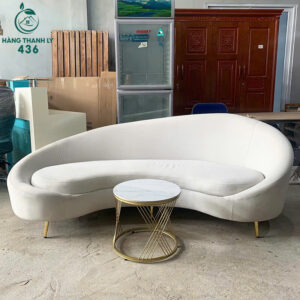 Sofa Cũ 2M1x90CM Bọc Vải Màu Kem Kiểu Dáng Uốn Lượn