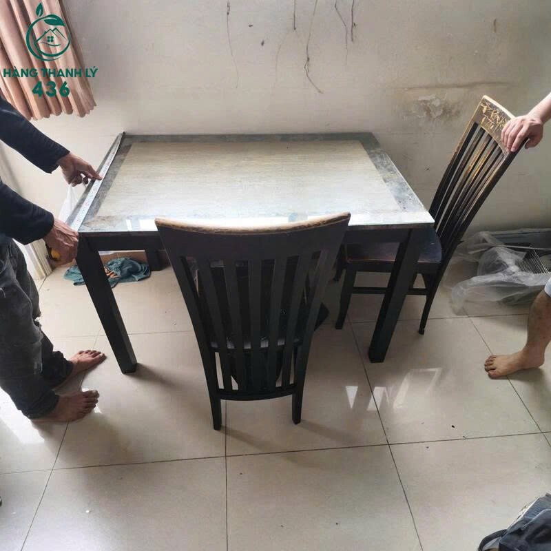 Bàn Ăn Gia Đình Cũ 2 Ghế Mặt Kính Khung Gỗ Chắc Chắn z7177437646687_8a2573b4b58599a250cbc2ddc40bc60a Bàn Ăn Gia Đình Cũ 2 Ghế Mặt Kính Khung Gỗ Chắc Chắn