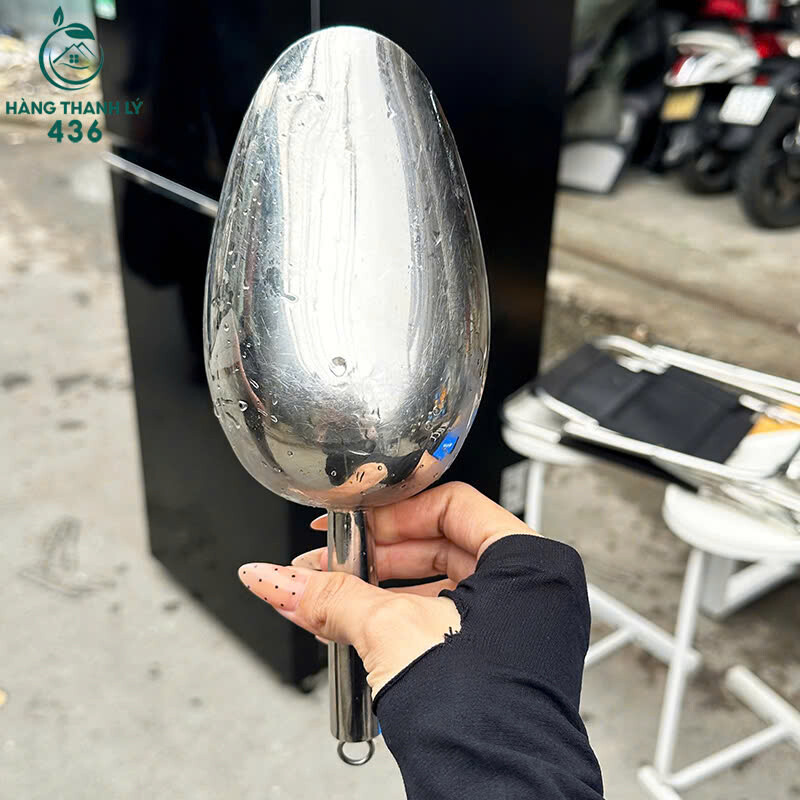 Xúc Đá Inox Nhỏ Sáng Bóng Siêu Bền Giá Rẻ Cũ z7183157049665_4fd17449a499a6a6ef5e50c56f6758af Xúc Đá Inox Nhỏ Sáng Bóng Siêu Bền Giá Rẻ Cũ