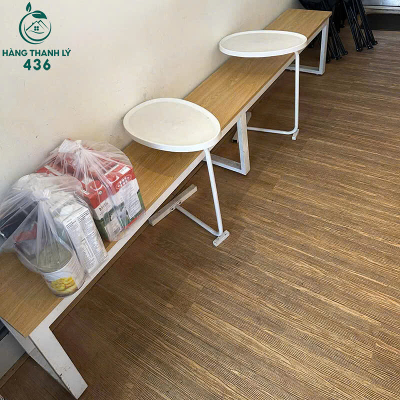 Ghế Băng Dài Cũ Mặt Gỗ Chân Sắt Trắng Kèm Bàn Tròn Nhỏ z7183159521963_55df02a5f14efcdbde89c8f34ea06d49 Ghế Băng Dài Cũ Mặt Gỗ Chân Sắt Trắng Kèm Bàn Tròn Nhỏ