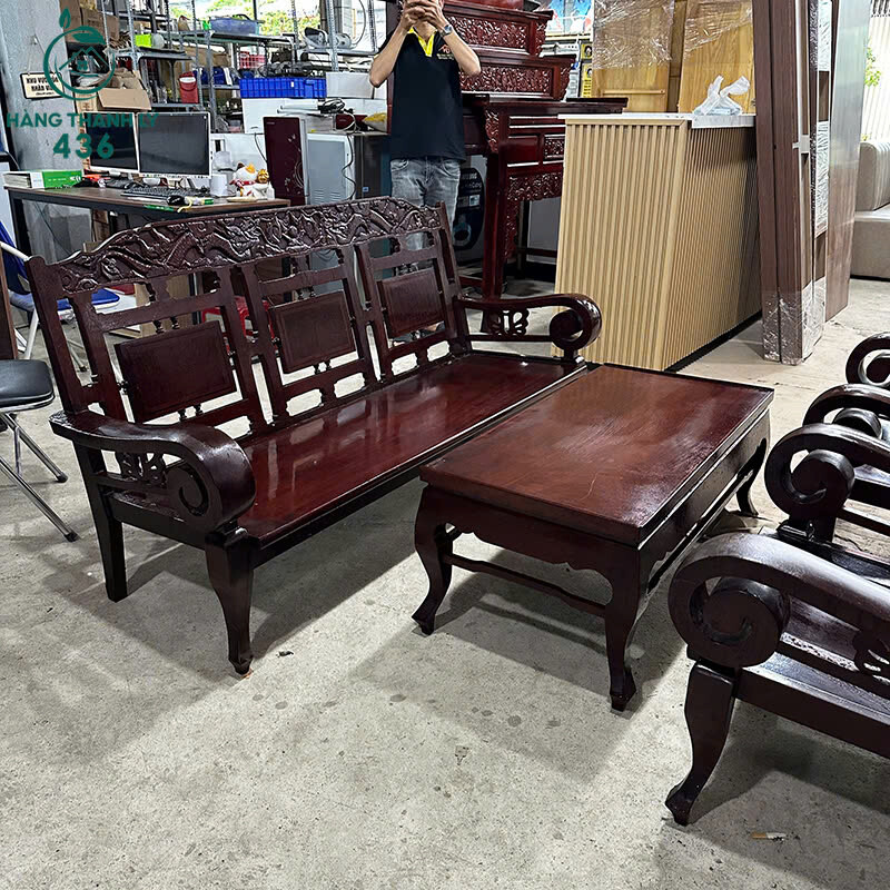 Bộ Salon Gỗ Cũ Nâu Cánh Gián Chạm Khắc Tinh Xảo Sang Trọng z7184638344593_914012b75bfe882608e92316ea07e6ac Bộ Salon Gỗ Cũ Nâu Cánh Gián Chạm Khắc Tinh Xảo Sang Trọng