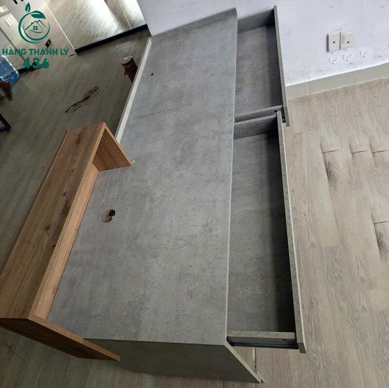 Quầy Lễ Tân Cũ 2Mx1M Gam Màu Xám Xi Măng Phối Gỗ Ấn Tượng z7197828025540_da65df0e0b8a24d3ee49bb19ac82018d Quầy Lễ Tân Cũ 2Mx1M Gam Màu Xám Xi Măng Phối Gỗ Ấn Tượng