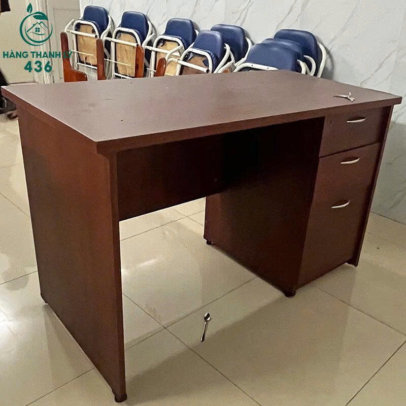 Bàn Làm Việc Gỗ Cũ Màu Nâu Có 3 Ngăn Kéo Thiết Kế Đơn Giản z7198299481325_65f00f10a00672281e911f7684997d47 Bàn Làm Việc Gỗ Cũ Màu Nâu Có 3 Ngăn Kéo Thiết Kế Đơn Giản