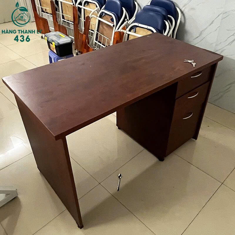 Bàn Làm Việc Gỗ Cũ Màu Nâu Có 3 Ngăn Kéo Thiết Kế Đơn Giản z7198299633377_a7d660aba796a0951ef445f3d33f6c04 Bàn Làm Việc Gỗ Cũ Màu Nâu Có 3 Ngăn Kéo Thiết Kế Đơn Giản