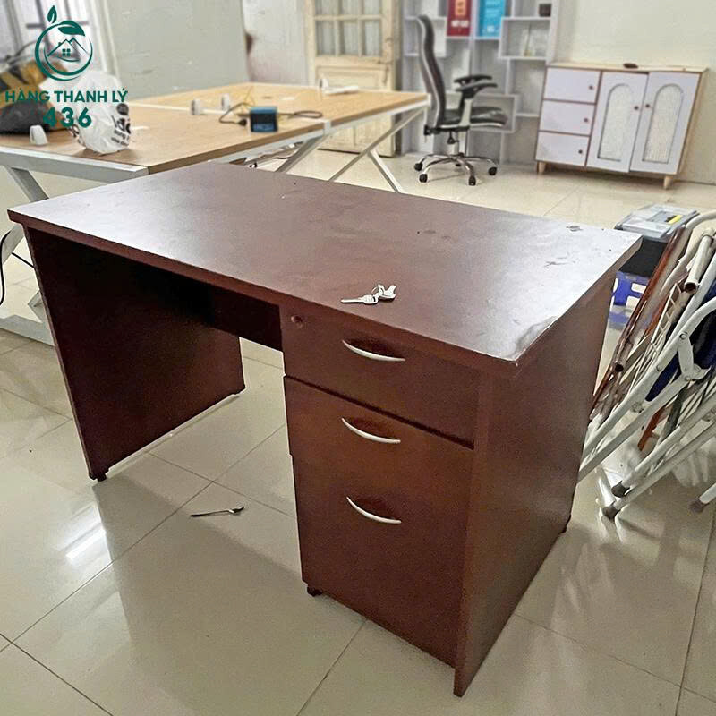 Bàn Làm Việc Gỗ Cũ Màu Nâu Có 3 Ngăn Kéo Thiết Kế Đơn Giản z7198299682021_e9cf797e45ab5709127b6979e45eba63 Bàn Làm Việc Gỗ Cũ Màu Nâu Có 3 Ngăn Kéo Thiết Kế Đơn Giản