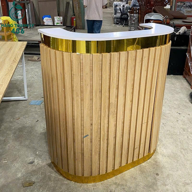 Quầy Lễ Tân Bo Cong 1M6 Chữ U Cũ Viền Vàng Sang Trọng z7199218259122_21b35c5abd624f6169363b031d810c8f Quầy Lễ Tân Bo Cong 1M6 Chữ U Cũ Viền Vàng Sang Trọng