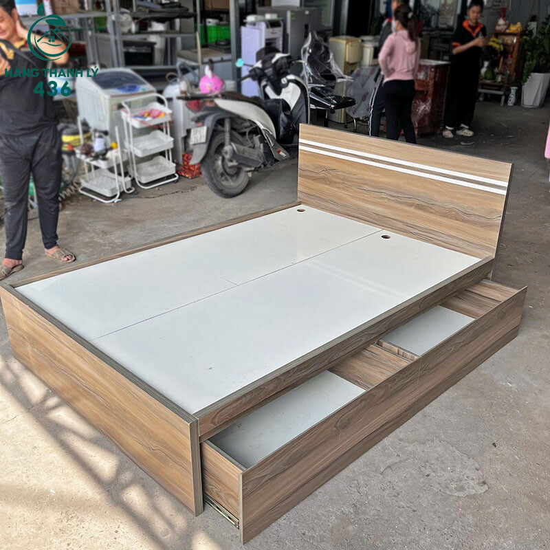 Giường Ngủ Gỗ Cũ 2Mx1M4 Màu Nâu Có 2 Hộc Kéo Rộng Rãi z7201332781581_457d278e6760fc238b83ca78b9e4ca22-copy Giường Ngủ Gỗ Cũ 2Mx1M4 Màu Nâu Có 2 Hộc Kéo Rộng Rãi