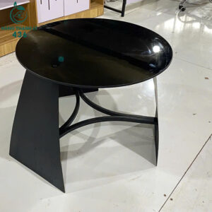 ban-sofa-tron-kinh-den-cu-chan-sat-hien-dai