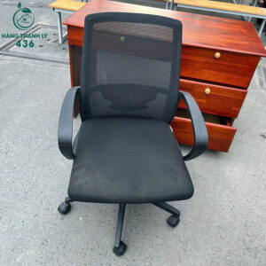 ghe-xoay-van-phong-cu-govi-luoi-den-em-ai