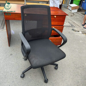 ghe-xoay-van-phong-cu-govi-luoi-den-em-ai