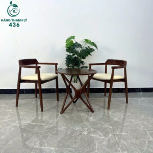 bo-ban-ghe-cafe-chat-lieu-go-chac-chan