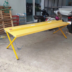 ban-an-cu-sat-son-mau-vang-chac-chan