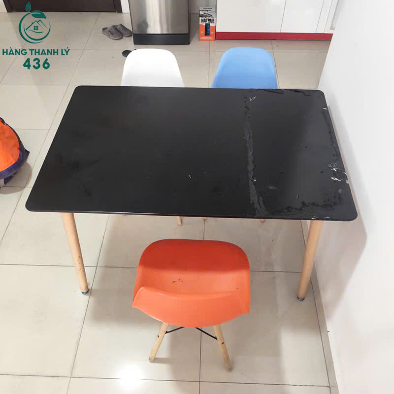 Bàn Ăn Vuông Cũ 1M2x70CM Mặt Đen Gọn Gàng Dễ Phối Ghế ban-an-vuong-cu-mat-den-gon-gang-de-phoi-ghe-1 Bàn Ăn Vuông Cũ 1M2x70CM Mặt Đen Gọn Gàng Dễ Phối Ghế