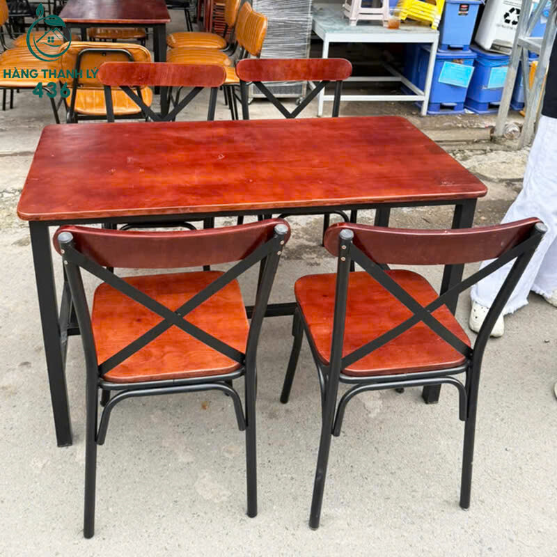 Bàn Ghế Quán Ăn Mặt Gỗ Chân Sắt Chắc Chắn Mới 99% ban-ghe-quan-an-mat-go-chan-sat-chac-chan-moi-99-2 Bàn Ghế Quán Ăn Mặt Gỗ Chân Sắt Chắc Chắn Mới 99%