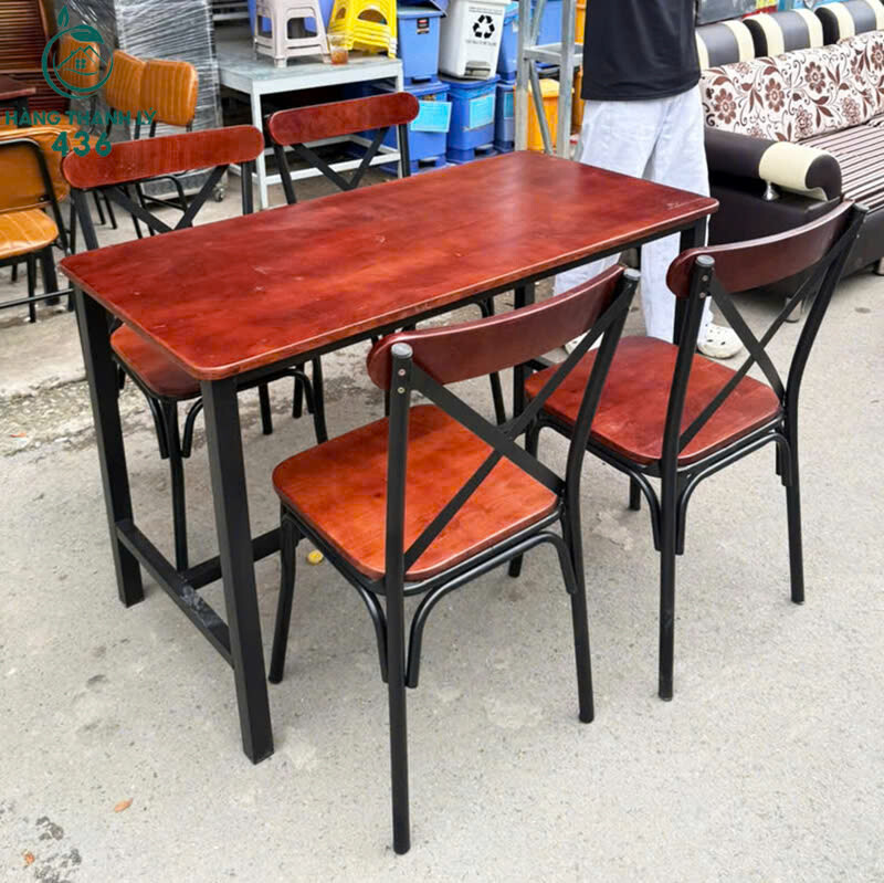 Bàn Ghế Quán Ăn Mặt Gỗ Chân Sắt Chắc Chắn Mới 99% ban-ghe-quan-an-mat-go-chan-sat-chac-chan-moi-99-3 Bàn Ghế Quán Ăn Mặt Gỗ Chân Sắt Chắc Chắn Mới 99%