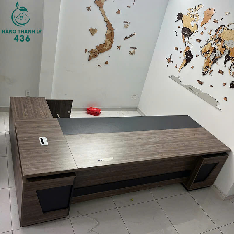 Bàn Giám Đốc Cũ 2M8x1M Màu Nâu Chất Liệu Bền Bỉ ban-giam-doc-cu-mau-nau-chat-lieu-ben-bi-2 Bàn Giám Đốc Cũ 2M8x1M Màu Nâu Chất Liệu Bền Bỉ