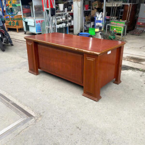 ban-giam-doc-go-cu-tu-nhien-dang-lon-thanh-lich