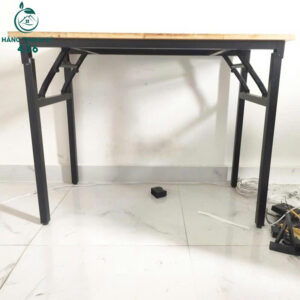 ban-hoc-go-cu-chan-sat-den-chac-chan