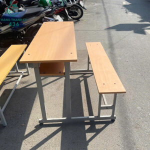 ban-hoc-sinh-cu-lien-ghe-dai-khung-sat