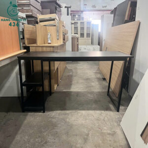 ban-lam-viec-chan-sat-mat-go-den-cu