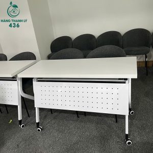 Bàn Làm Việc Mặt Trắng Cũ Dễ Di Chuyển 1m2