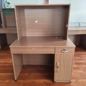 ban-lam-viec-cu-chat-lieu-go-cong-nghiep-ben-dep-1-300x300 Mua Bán Bàn Ghế Cũ, Nội Thất Cũ Tại TPHCM  