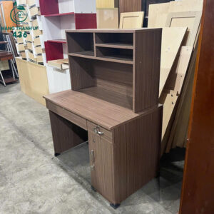 ban-lam-viec-cu-go-mau-nau-thiet-ke-tien-dung