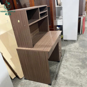 ban-lam-viec-cu-go-mau-nau-thiet-ke-tien-dung