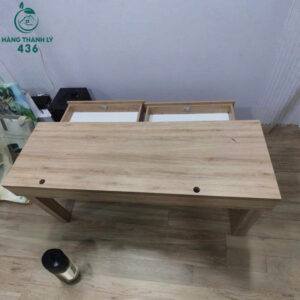 ban-lam-viec-cu-go-mau-sang-gon-gang