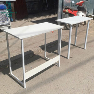 ban-lam-viec-cu-gon-nhe