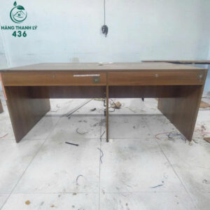 ban-lam-viec-cu-mat-van-go-nau-de-phoi-noi-that