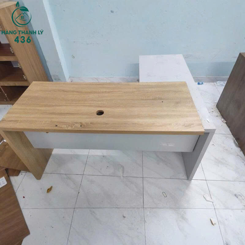 ban-lam-viec-cu-mat-van-go-phoi-trang-hien-dai-1 Bàn Làm Việc Cũ 1M5x1M2 Mặt Vân Gỗ Phối Trắng Hiện Đại  