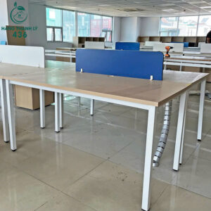 ban-lam-viec-cu-van-phong-mau-sang-chan-kim-loai