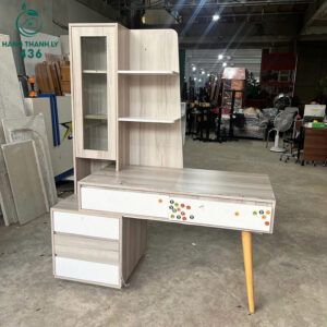 ban-lam-viec-go-cu-mau-sang-voi-ngan-keo