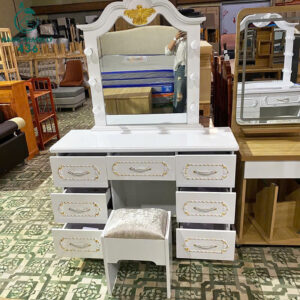 ban-trang-diem-co-dien-mau-trang-sang-trong-moi-99