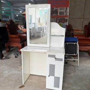 ban-trang-diem-cu-co-guong-treo-va-ke-hoc