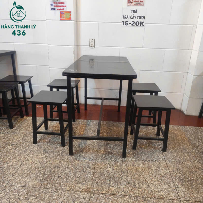 Bộ Bàn Ghế Ăn Cũ Đen Thiết Kế Đơn Giản Gọn Gàng bo-ban-ghe-an-cu-den-thiet-ke-don-gian-gon-gang-1 Bộ Bàn Ghế Ăn Cũ Đen Thiết Kế Đơn Giản Gọn Gàng