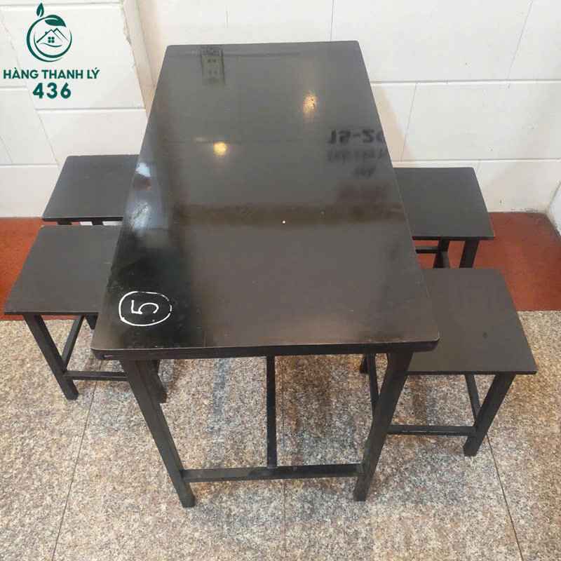 Bộ Bàn Ghế Ăn Cũ Đen Thiết Kế Đơn Giản Gọn Gàng bo-ban-ghe-an-cu-den-thiet-ke-don-gian-gon-gang-4 Bộ Bàn Ghế Ăn Cũ Đen Thiết Kế Đơn Giản Gọn Gàng