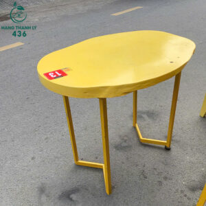 bo-ban-ghe-cafe-cu-ngoi-thu-gian-mau-vang