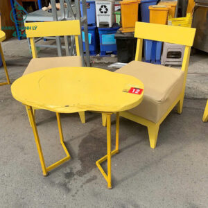 bo-ban-ghe-cafe-cu-ngoi-thu-gian-mau-vang-5-300x300 Mua Bán Bàn Ghế Cũ, Nội Thất Cũ Tại TPHCM  