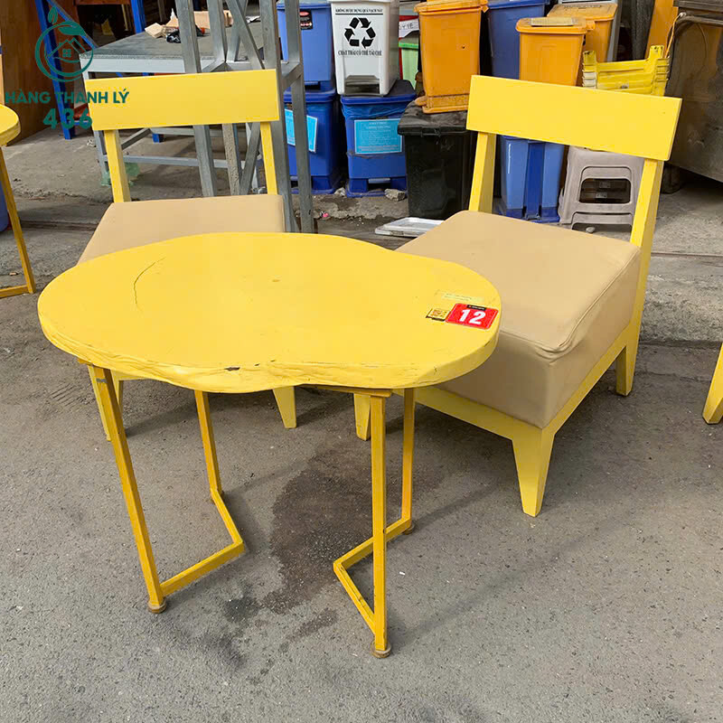 Bộ Bàn Ghế Cafe Cũ Ngồi Thư Giãn Màu Vàng bo-ban-ghe-cafe-cu-ngoi-thu-gian-mau-vang-5 Bộ Bàn Ghế Cafe Cũ Ngồi Thư Giãn Màu Vàng