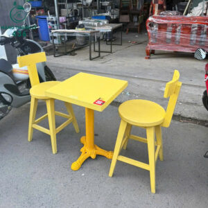 bo-ban-ghe-cu-quan-cafe-mau-vang