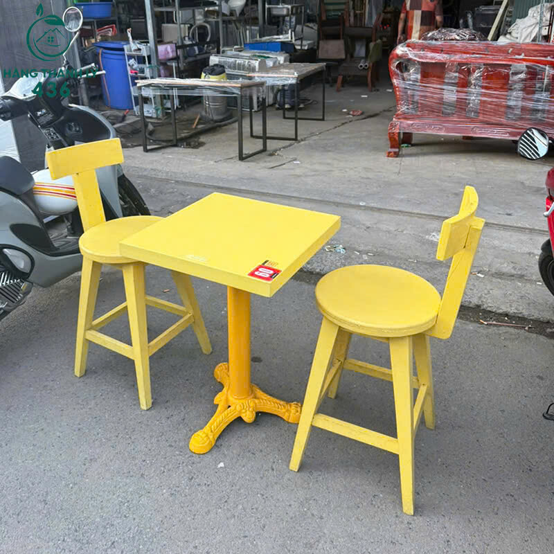 Bộ Bàn Ghế Cũ Quán Cafe Màu Vàng bo-ban-ghe-cu-quan-cafe-mau-vang-2 Bộ Bàn Ghế Cũ Quán Cafe Màu Vàng