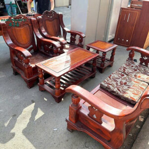 bo-ban-ghe-go-cu-kieu-truyen-thong