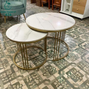 bo-ban-sofa-mat-da-mau-trang-khung-kim-loai