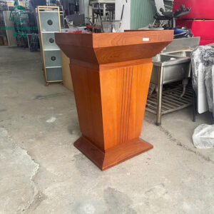 buc-dung-phat-bieu-cu-hoi-truong-go